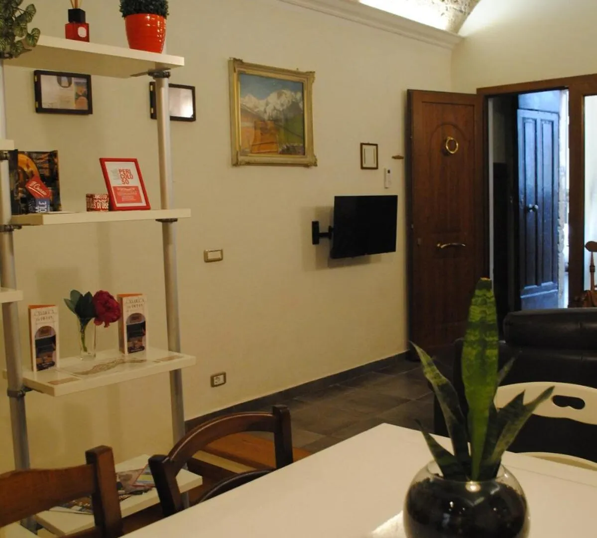 Apartment Sun Flowers House Pitigliano Italy